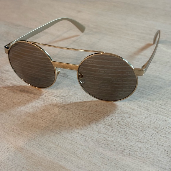 Versace Gold-Tone Round Sunglasses - Picture 4 of 7